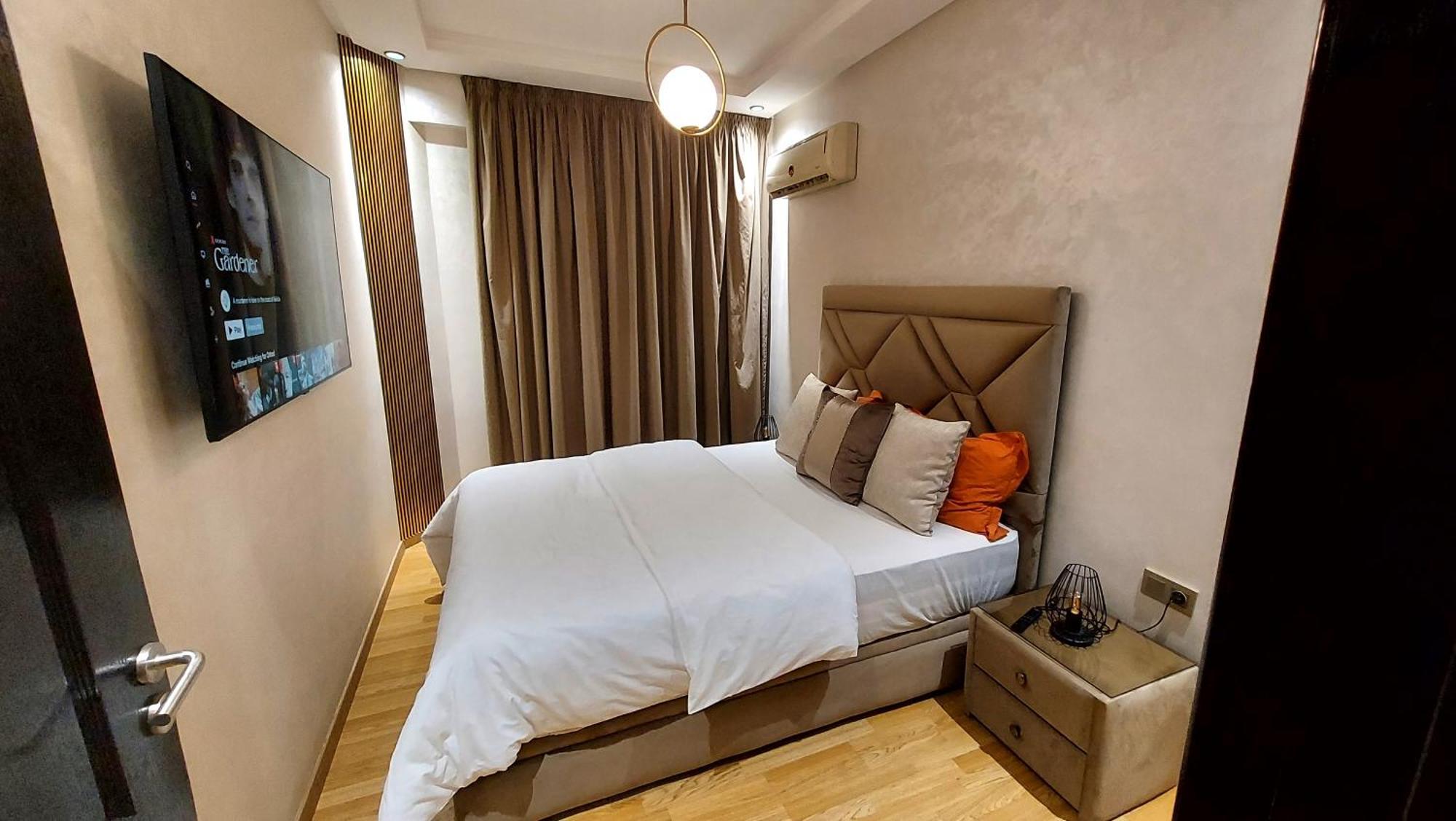 Luxury Downtown Apartment Of 80M2 In Front Of Hassan 2 Mosque And Sea From Family , Pour Famille , Interdit Couples Araabic Non Marie, Forbidden Unmarried Araabic Couples Basement Car Park Casablanca Ngoại thất bức ảnh